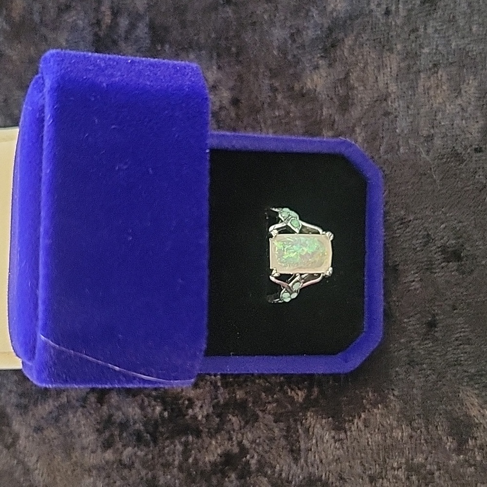 🆕️💍 Square White Opal Antique Silver Ring Size 7